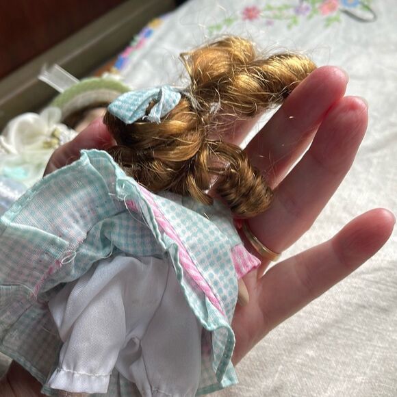 Lot of 2 Ganz porcelain dolls. Issues - Picture 4 of 6